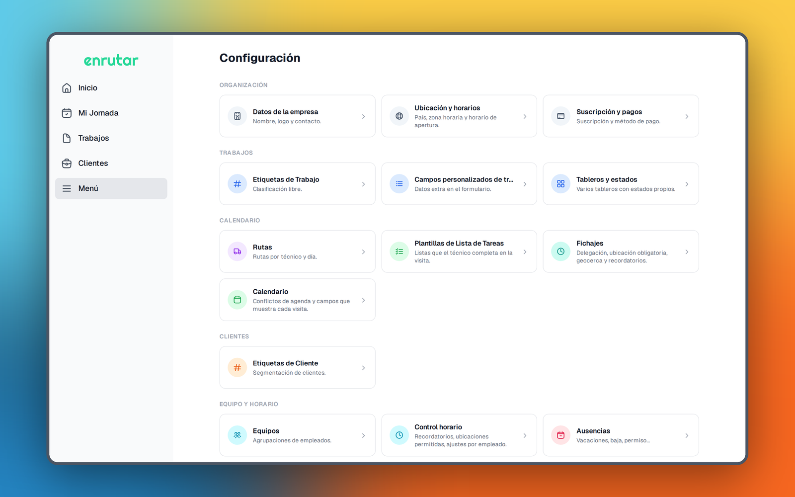 Página de Configuración con los ajustes agrupados en Organización, Trabajos, Calendario, Clientes y Equipo y horario